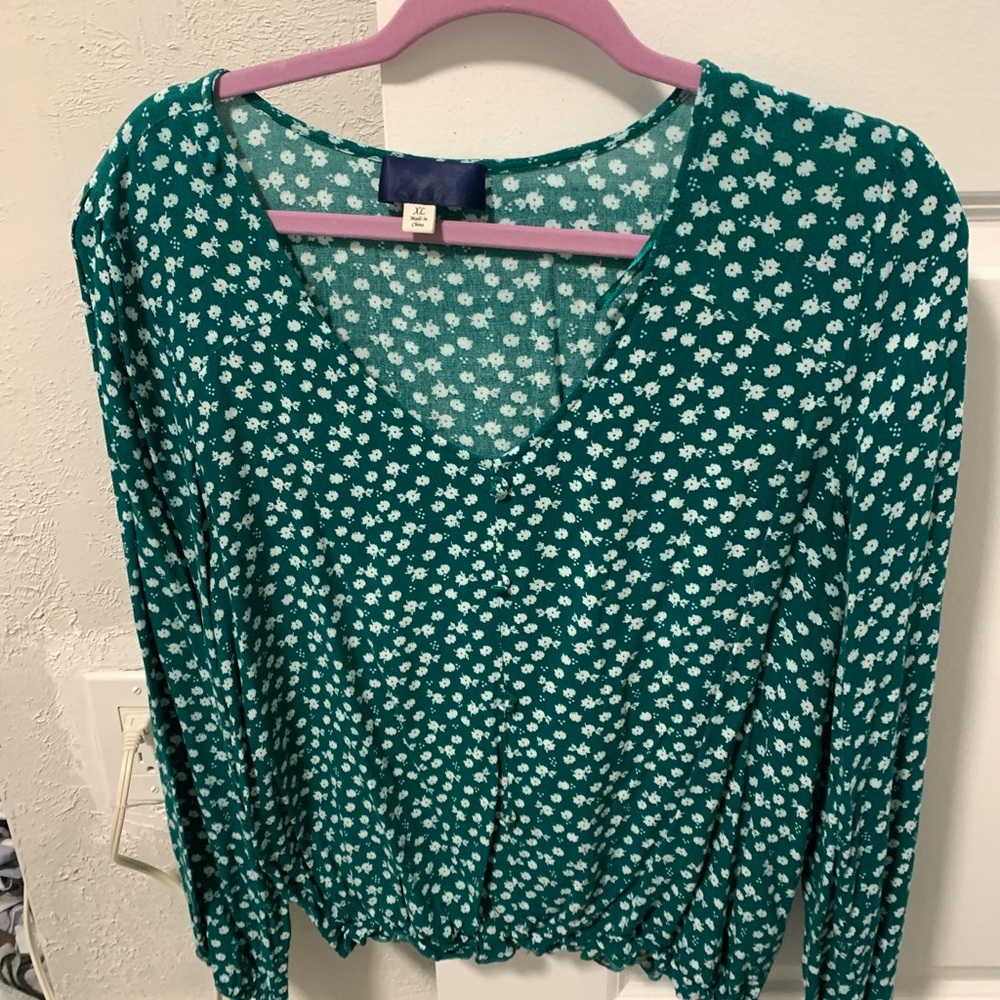 Womens Francesca’s turquoise floral pattern blouse